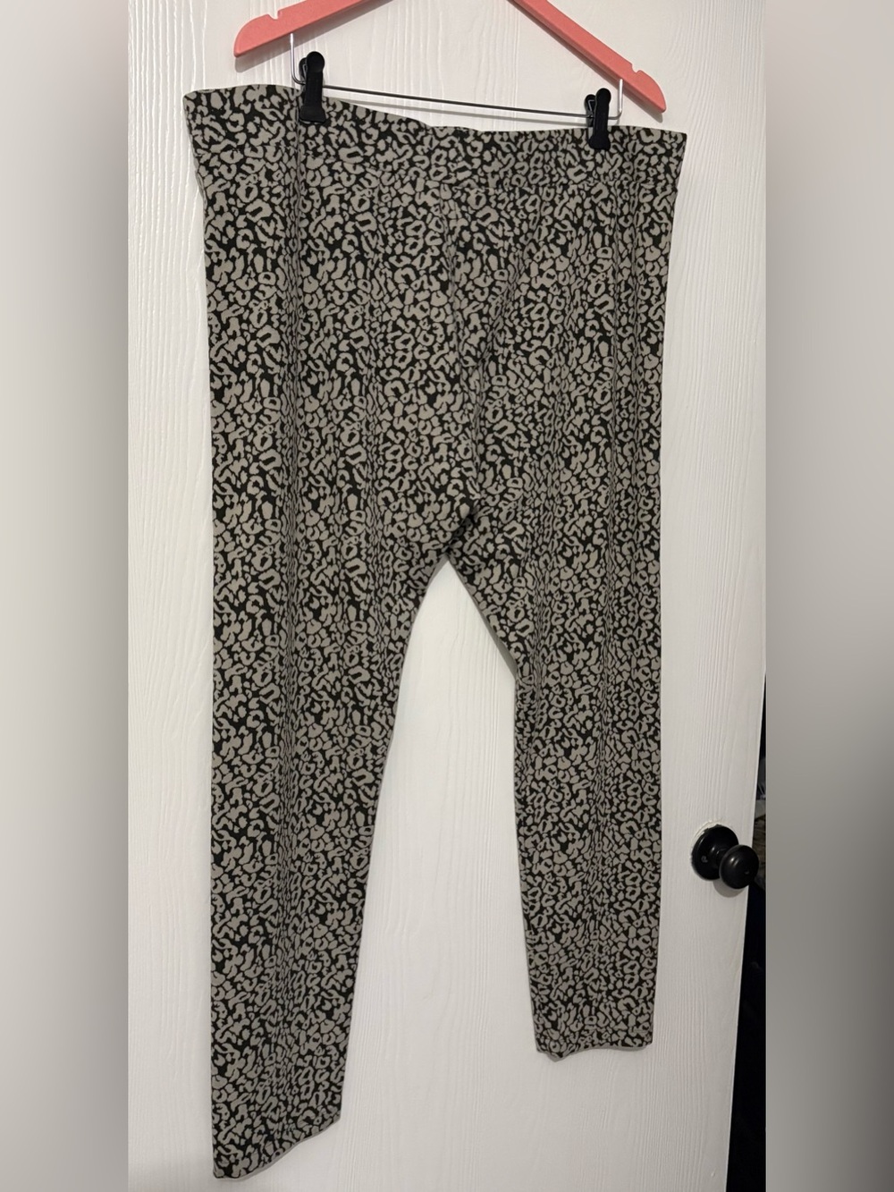 Super soft LOGO Lounge
Leopard Print Stretch Leggings XL